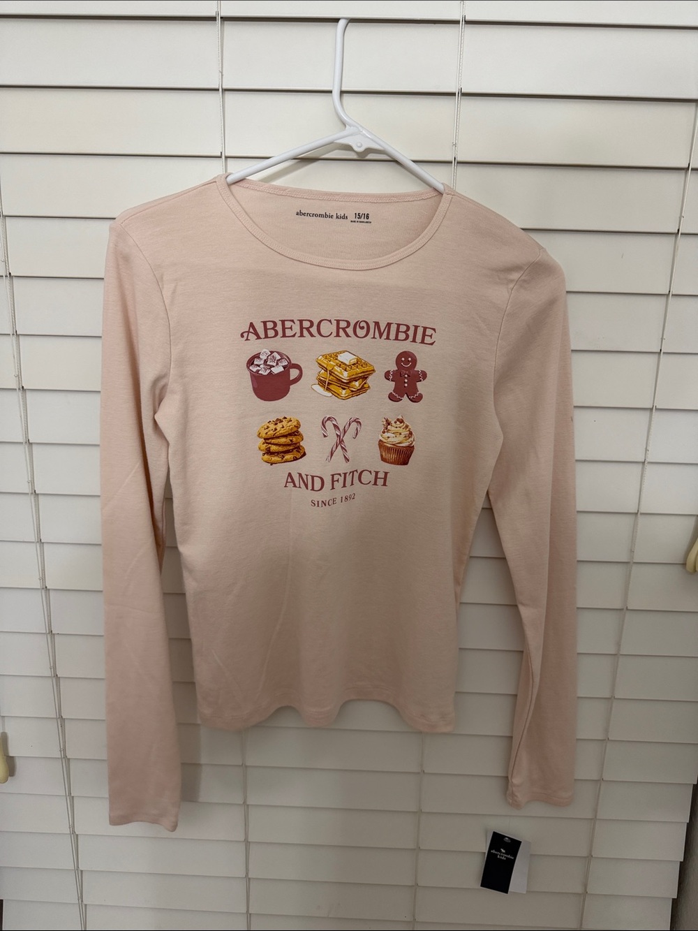 Abercrombie & Fitch Kids Long-Sleeve T-Shirt Holiday Size 15/16 NWT